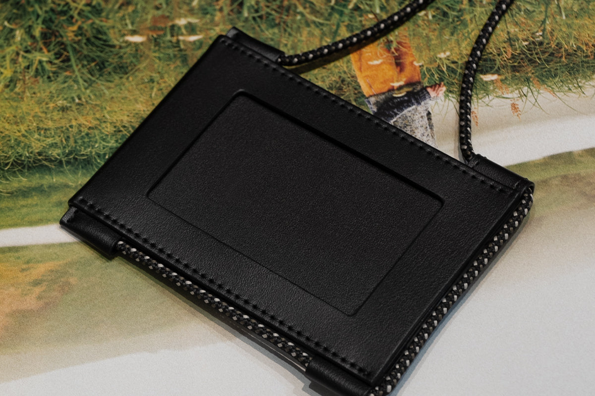 Moshi Card Holders and Keychains Dual-Sided Vertical & Horizontal Badge/ID Holder porte-badge