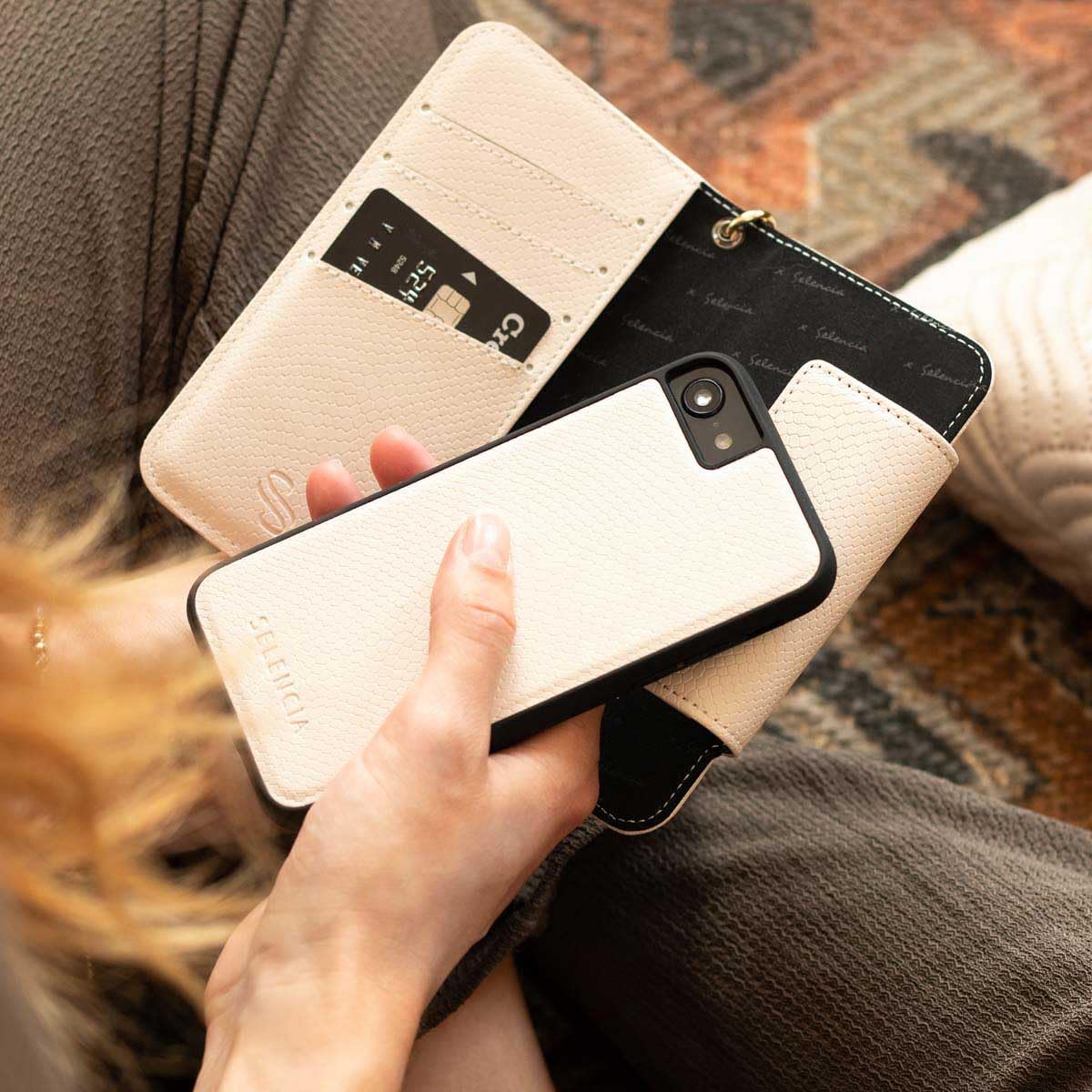 Selencia Étui à rabat Llyr iPhone 6/6s/7/8/SE 2020 blanc