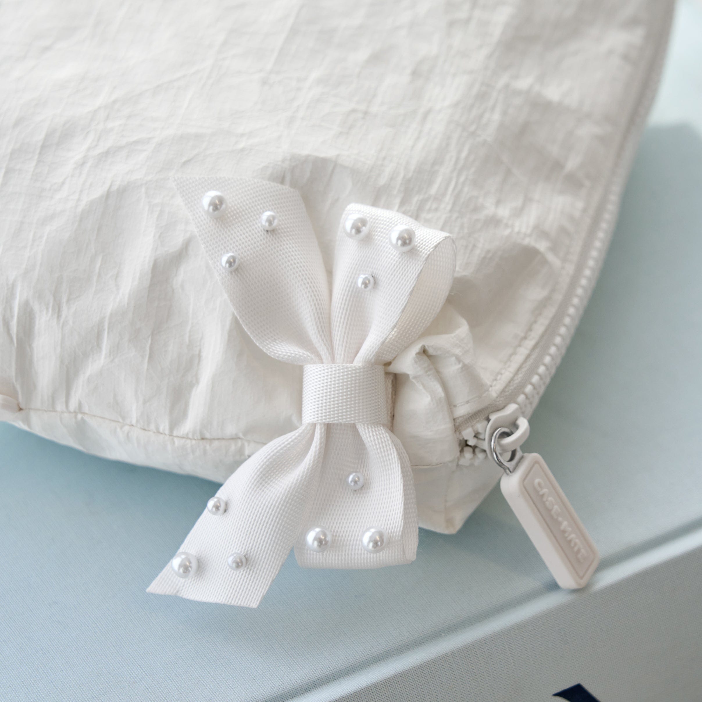 CASE-MATE Bundles The Crinkle Jelly Bundle Ivory Pearl sac et trousse