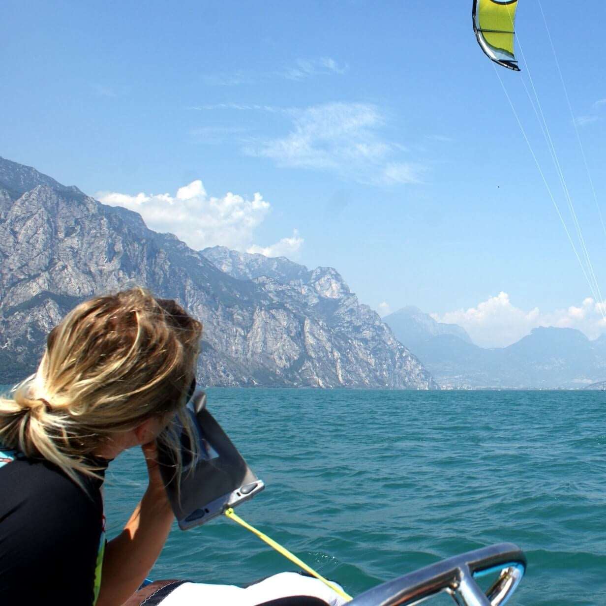 Aquapac 2-Way VHF Radios étui radio VHF noir avec cordon