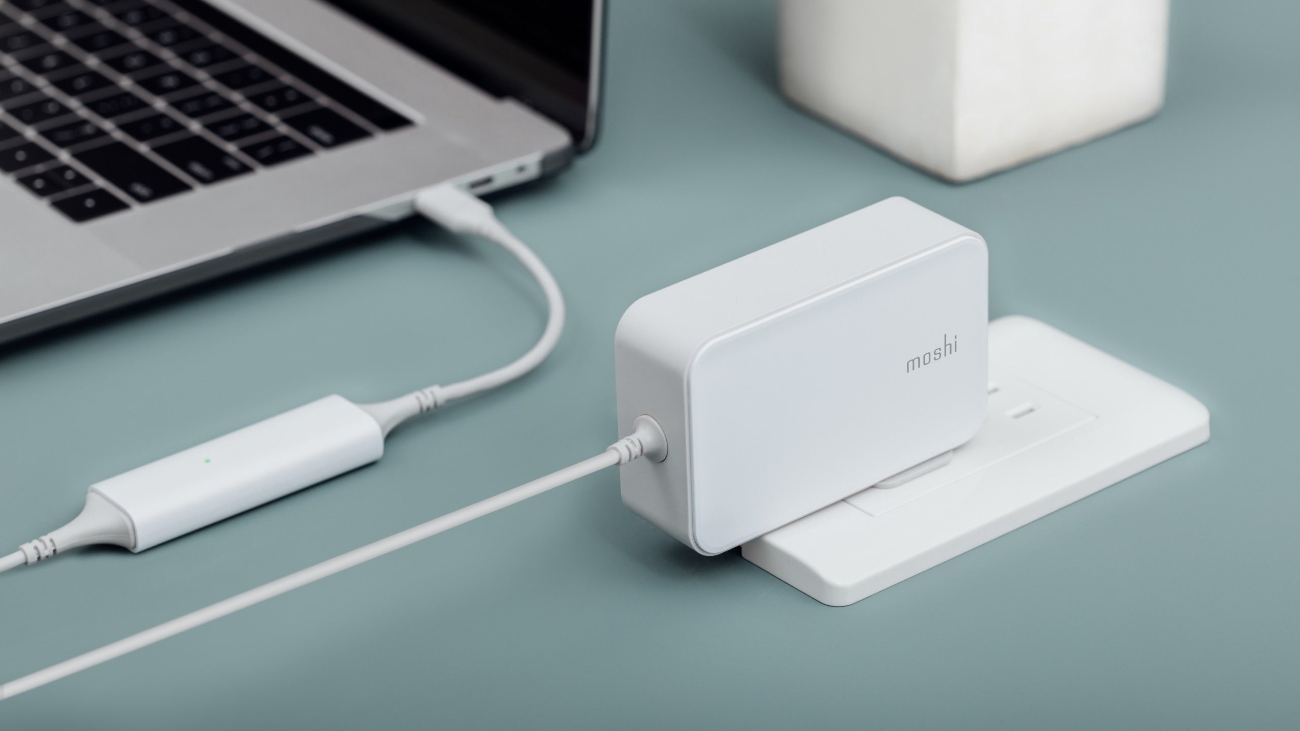 Moshi Chargers ProGeo USB-C Laptop Charger chargeur USB-C 65 W EU compact