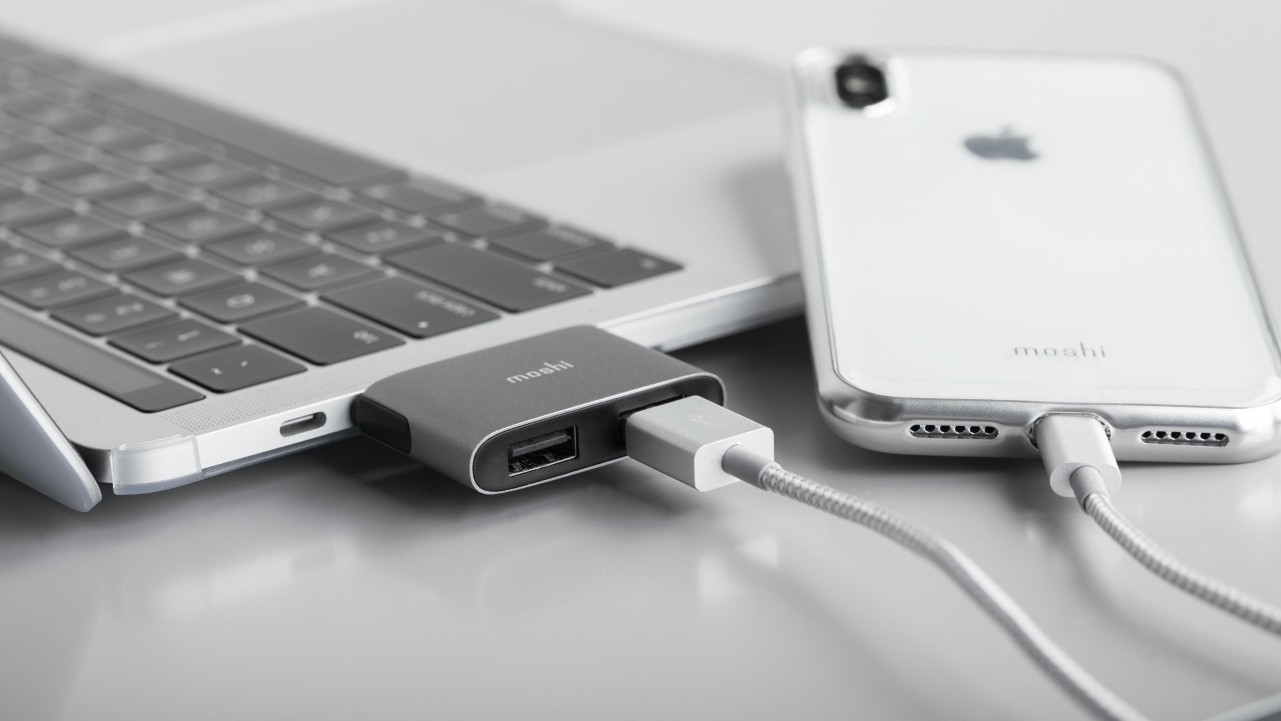 Moshi Cables and Adapters adaptateur USB-C vers deux USB-A gris titane