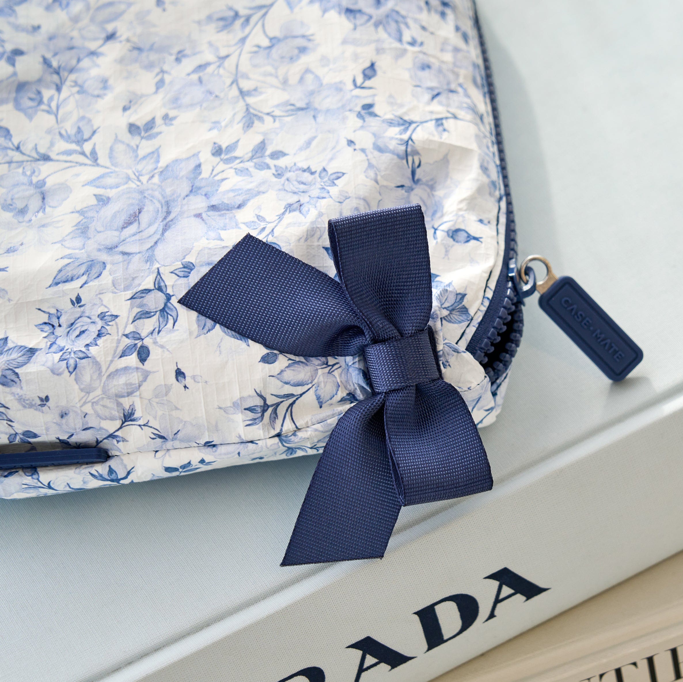 Something Navy Bundles The Crinkle Jelly Bundle ensemble sac et trousse de maquillage