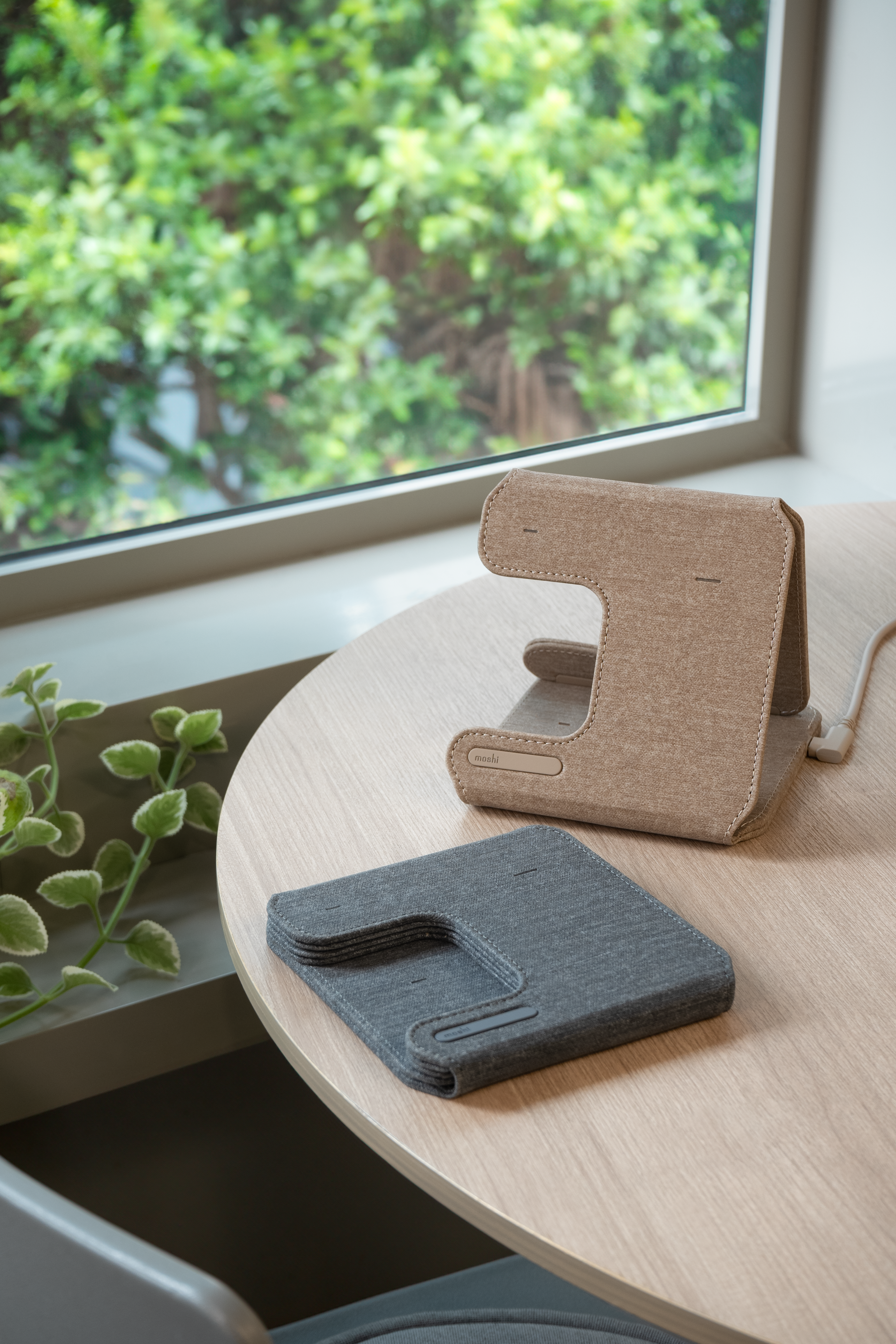Moshi Chargers Taita M station de charge sans fil 3-en-1 noire