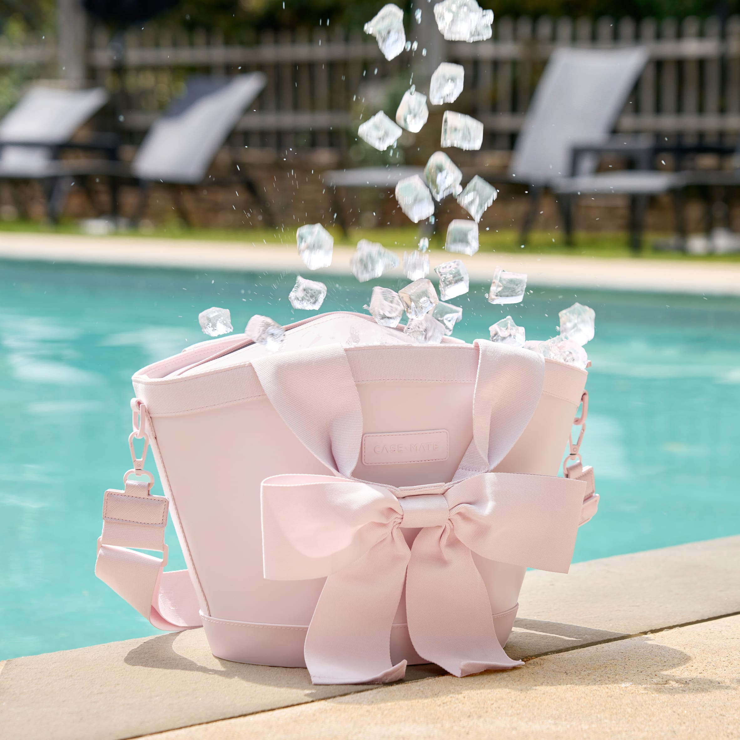 CASE-MATE Jelly Totes Jelly Cooler Tote sac isotherme 7 L Ballet Pink Bow et Tortoiseshell Bow isolé