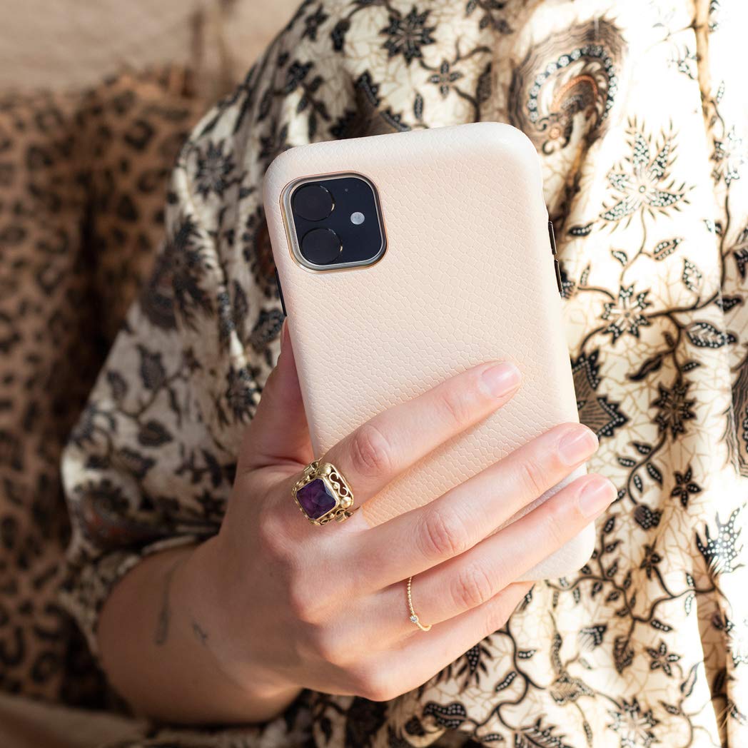 SELENCIA Gaia coque iPhone 11 blanche aspect serpent