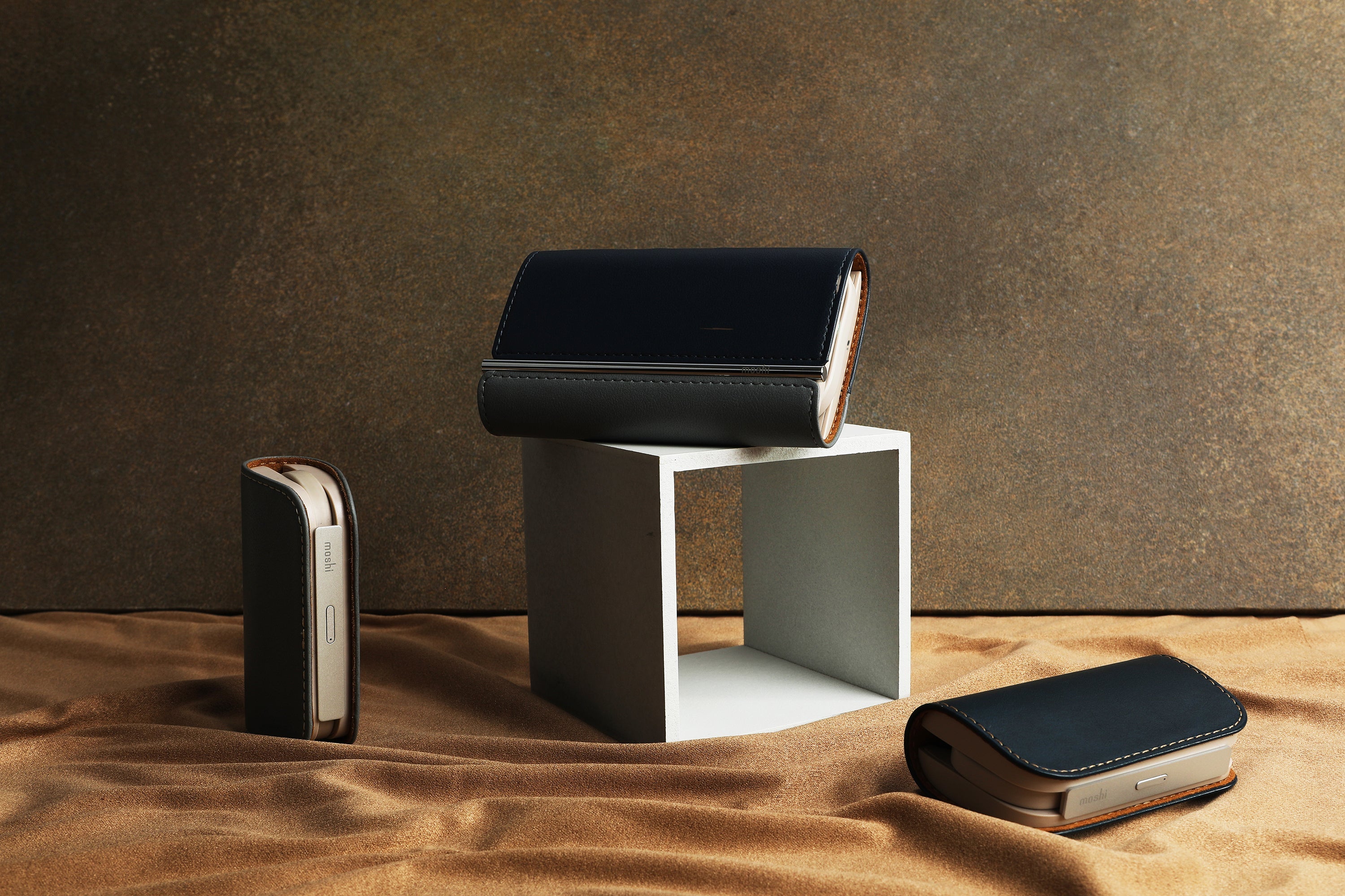 Moshi Chargers IonGo 5K Duo batterie externe 5 000 mAh gris, câbles intégrés