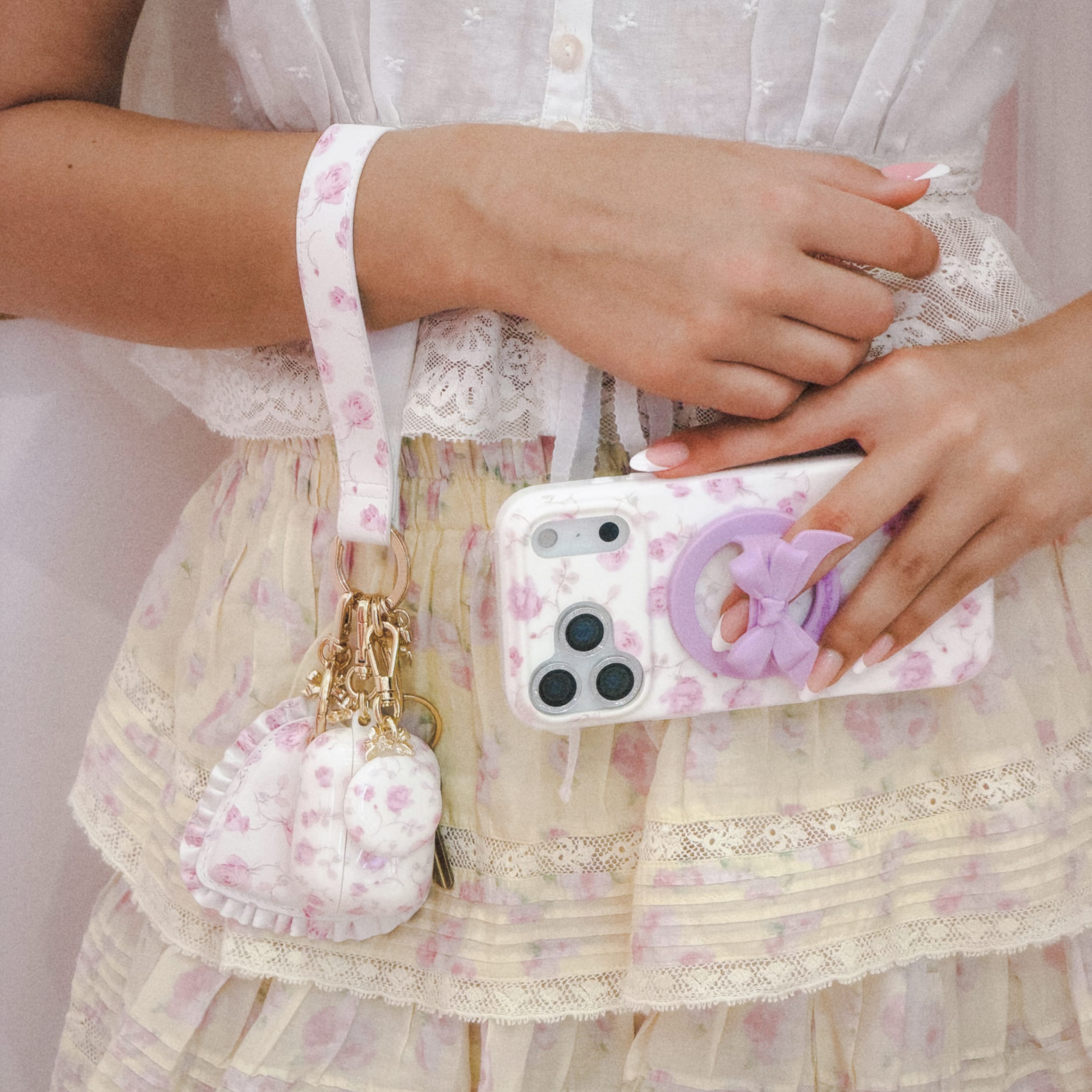 CASE-MATE Phone Accessories Case-Mate x LoveShackFancy Keychain Charm Strap dragonne Ribbon Rosa Flora
