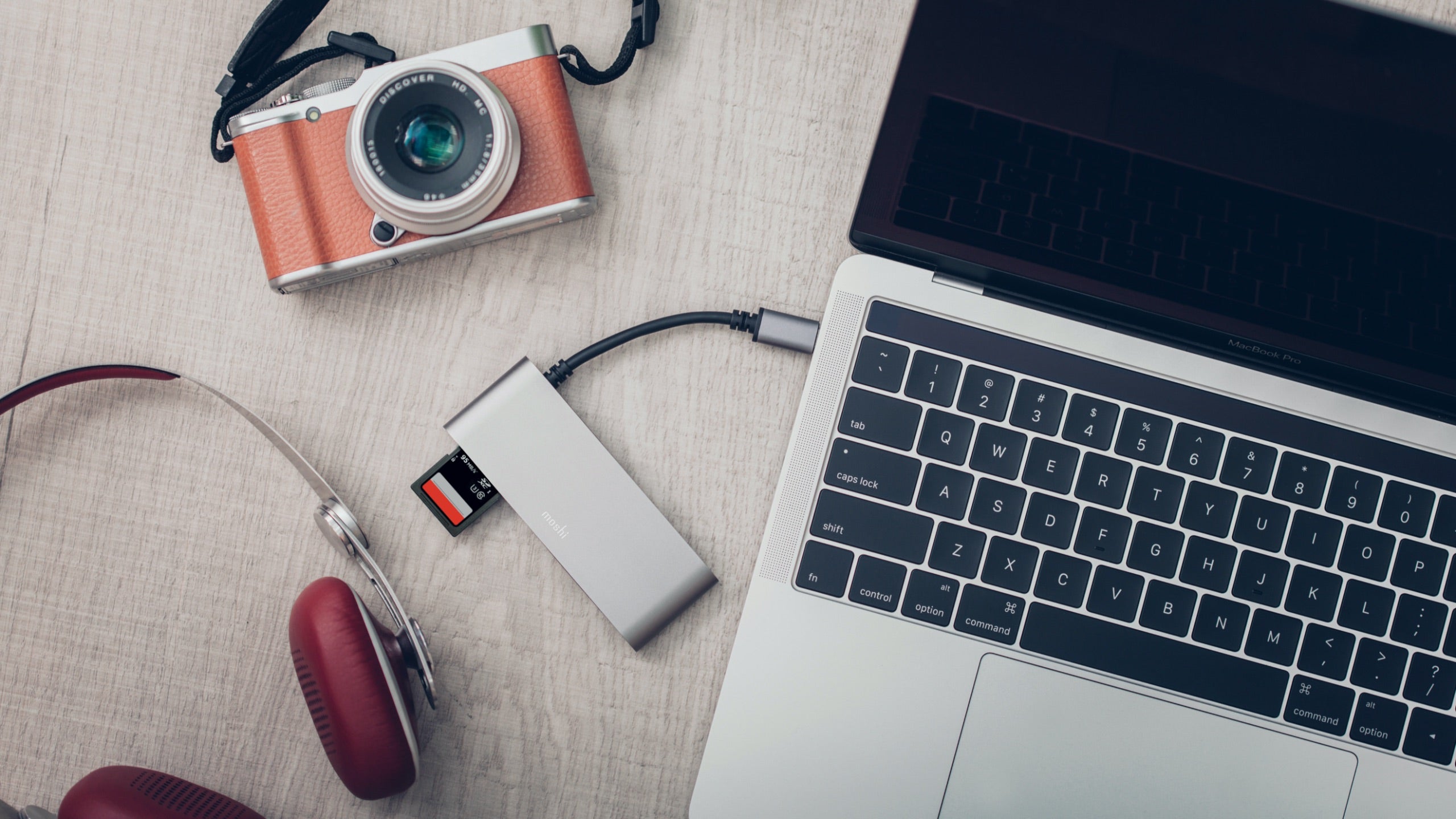 Moshi Cables and Adapters USB-C Multimedia Adapter adaptateur USB-C gris titane 4K