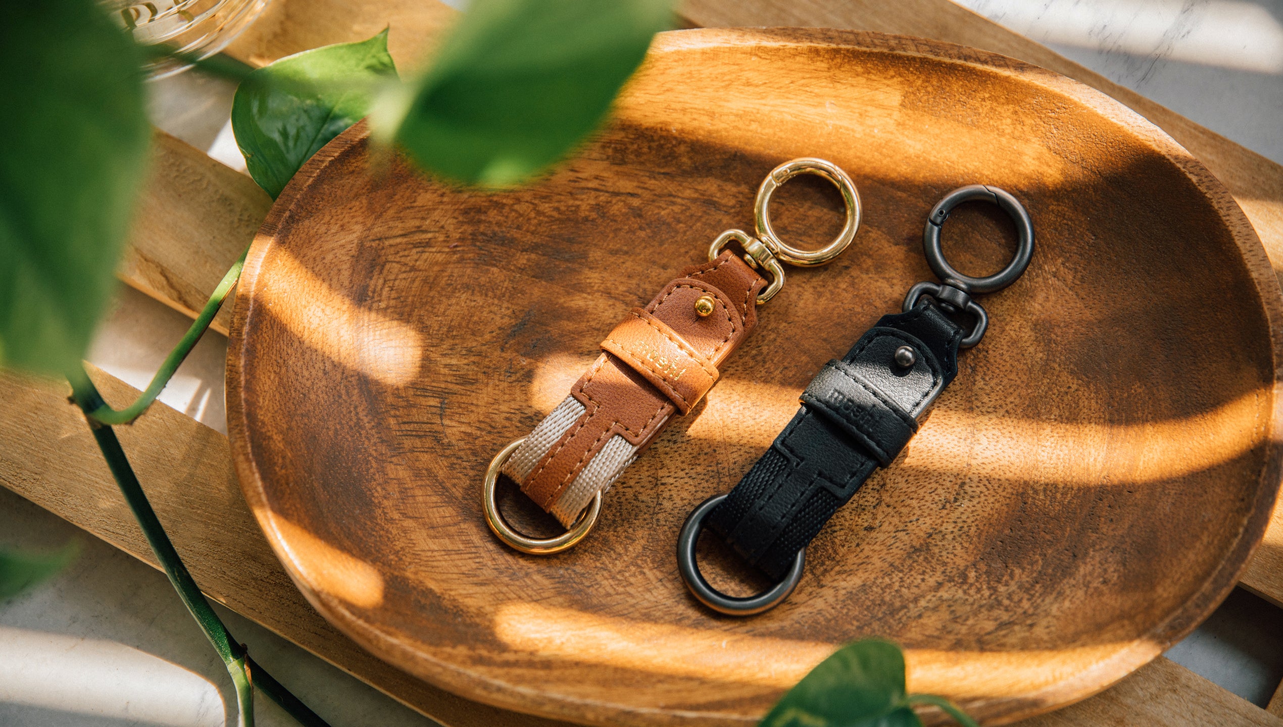 MOSHI Card Holders and Keychains Vegan Leather Key Ring porte-clés Noir ardoise