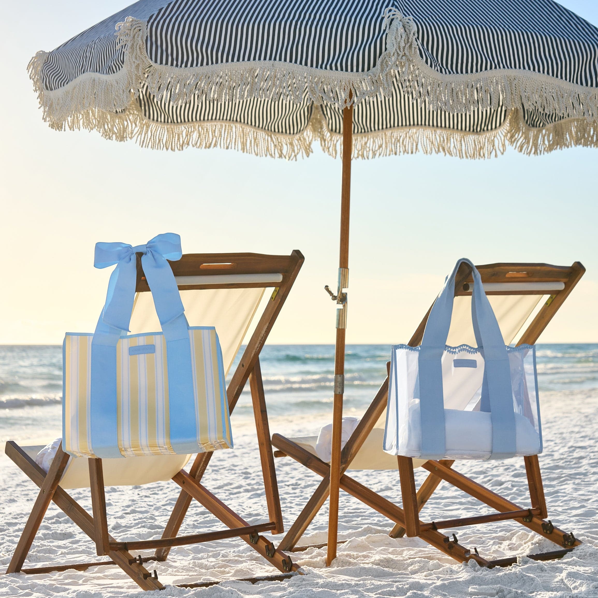 CASE-MATE Bundles The Tote Duo Cabana Stripe Bow & Carolina Blue Crochet Wave sacs cabas lot de 2