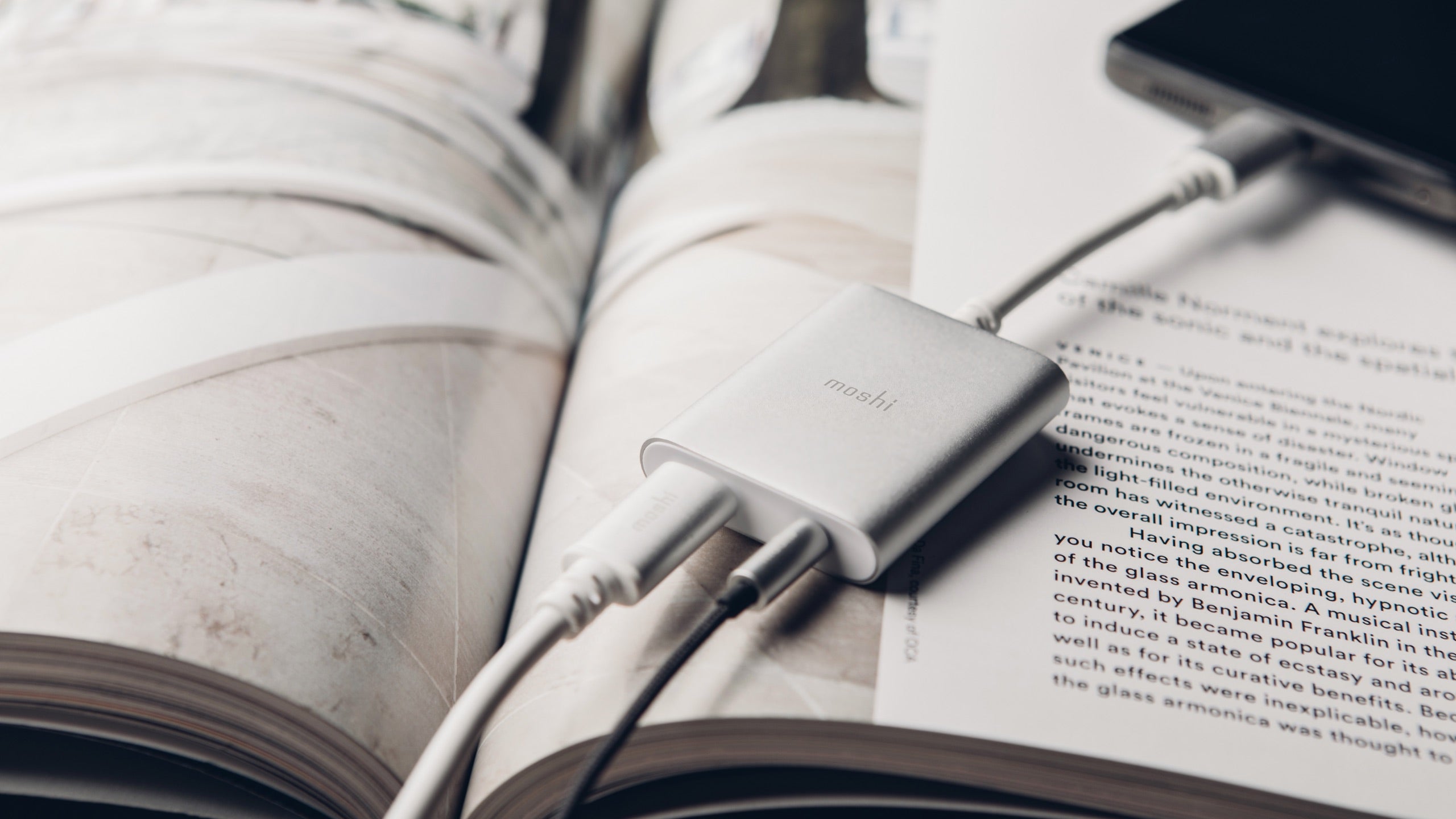MOSHI Cables and Adapters USB-C to 3.5 mm Audio Adapter with USB-C Charging adaptateur audio argent