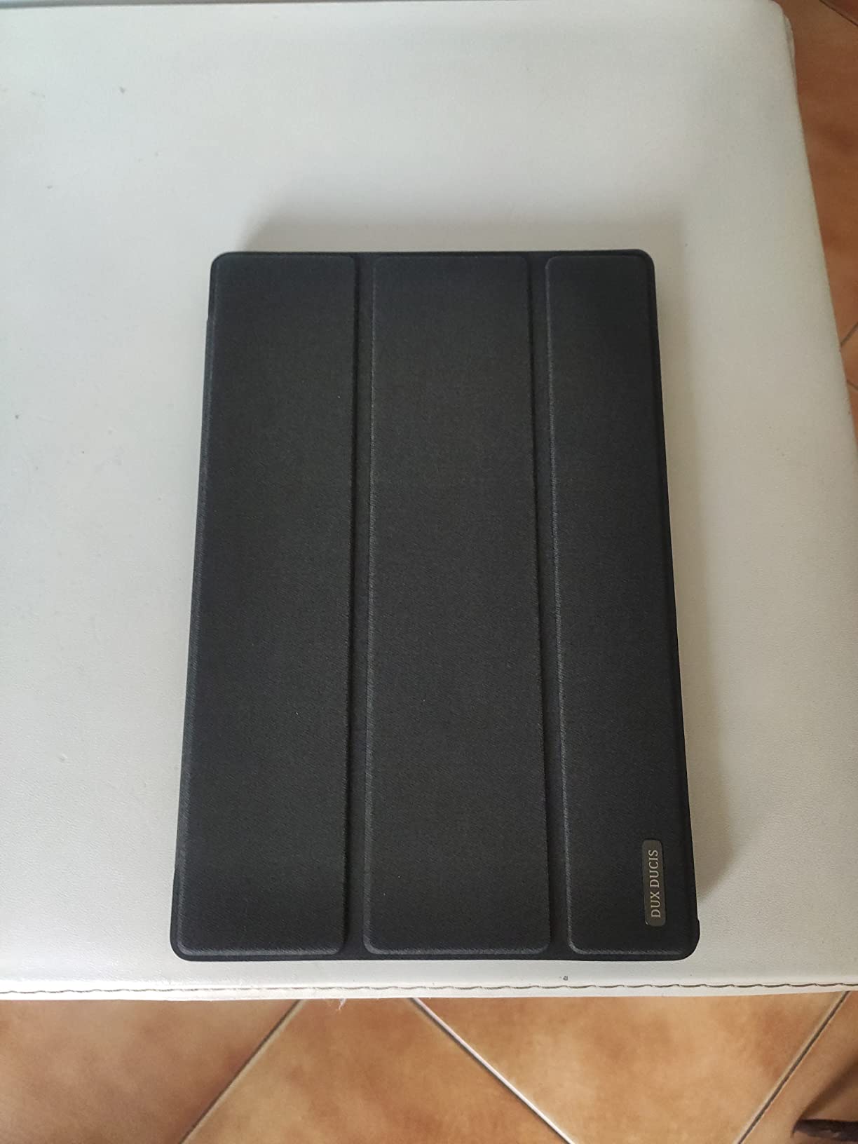 Dux Ducis Domo Series coque Samsung Galaxy Tab A8 10,5 pouces noire avec support